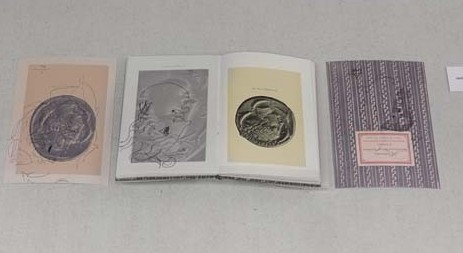 <a href="https://museenkoeln.de/kunst-und-museumsbibliothek/default.aspx?s=7410">2020 Dorissa Lem</a>